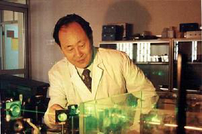 全屏顯示專(zhuān)題章節(jié) 探索自然科學(xué)研究和試驗(yàn)發(fā)展的前沿